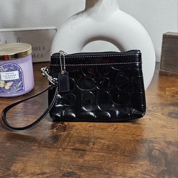 Coach Black Patent Leather Wristlet - Picture 1 of 8